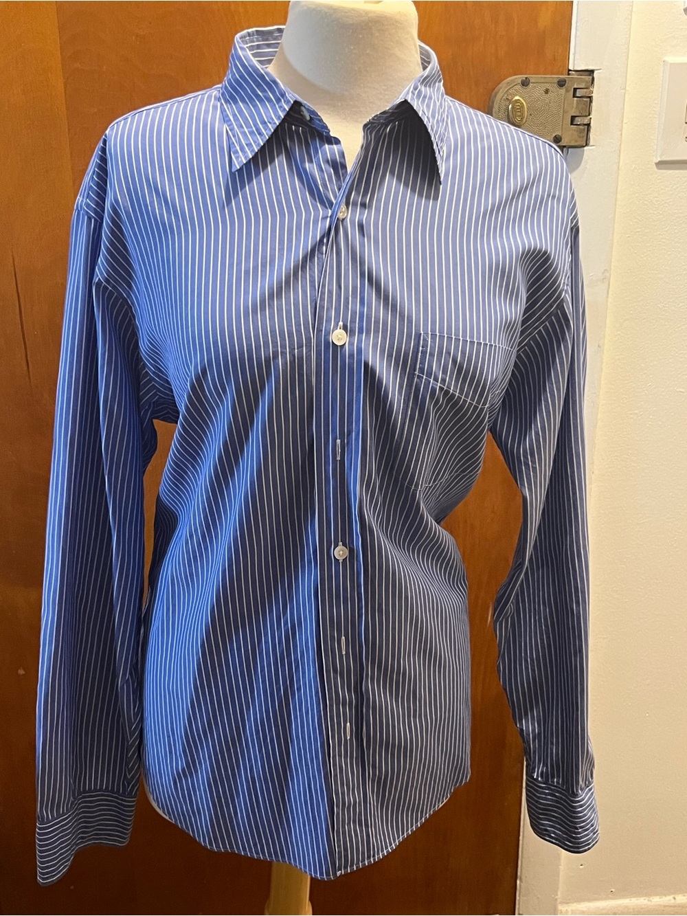 J.CREW Men's Blue Pinstripe Oxford Shirt Classic Button Down Size Medium
